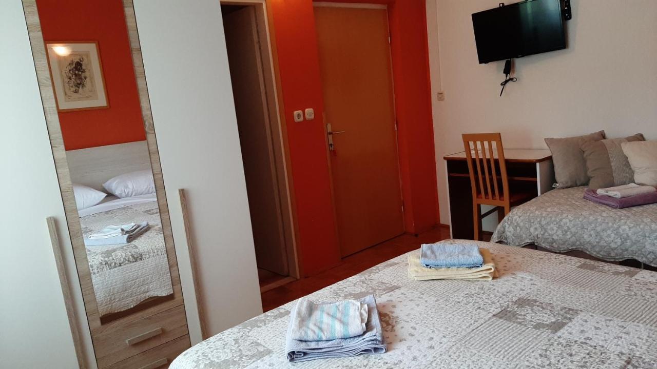 Rooms Neda Rab Town Esterno foto
