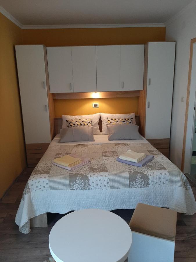 Rooms Neda Rab Town Esterno foto