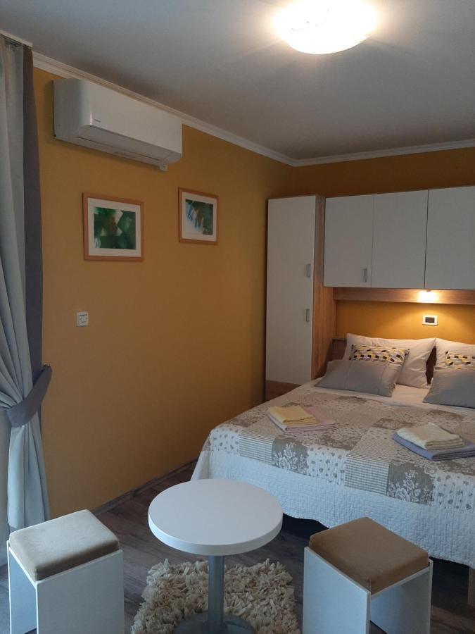 Rooms Neda Rab Town Esterno foto