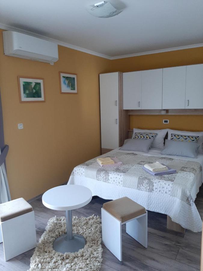Rooms Neda Rab Town Esterno foto